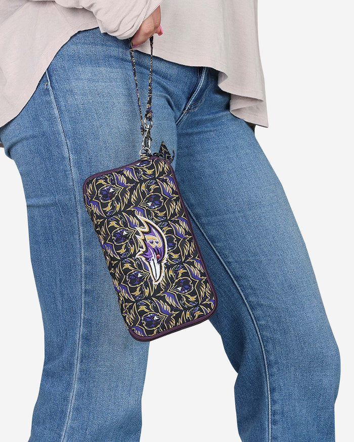 Baltimore Ravens Quilted Printed Wristlet FOCO - FOCO.com
