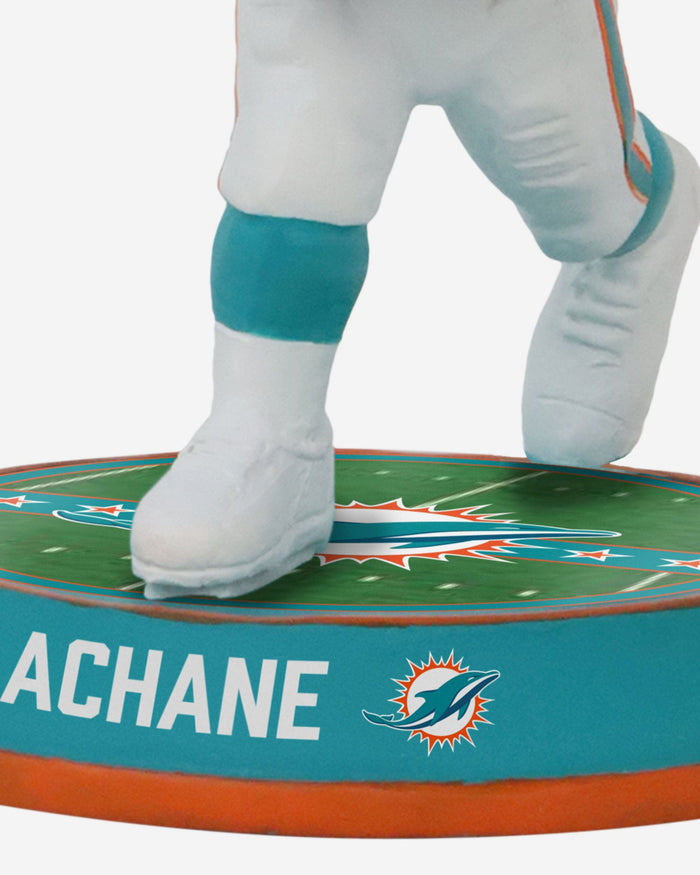 Devon Achane Miami Dolphins Field Stripe Mini Bighead Bobblehead FOCO - FOCO.com