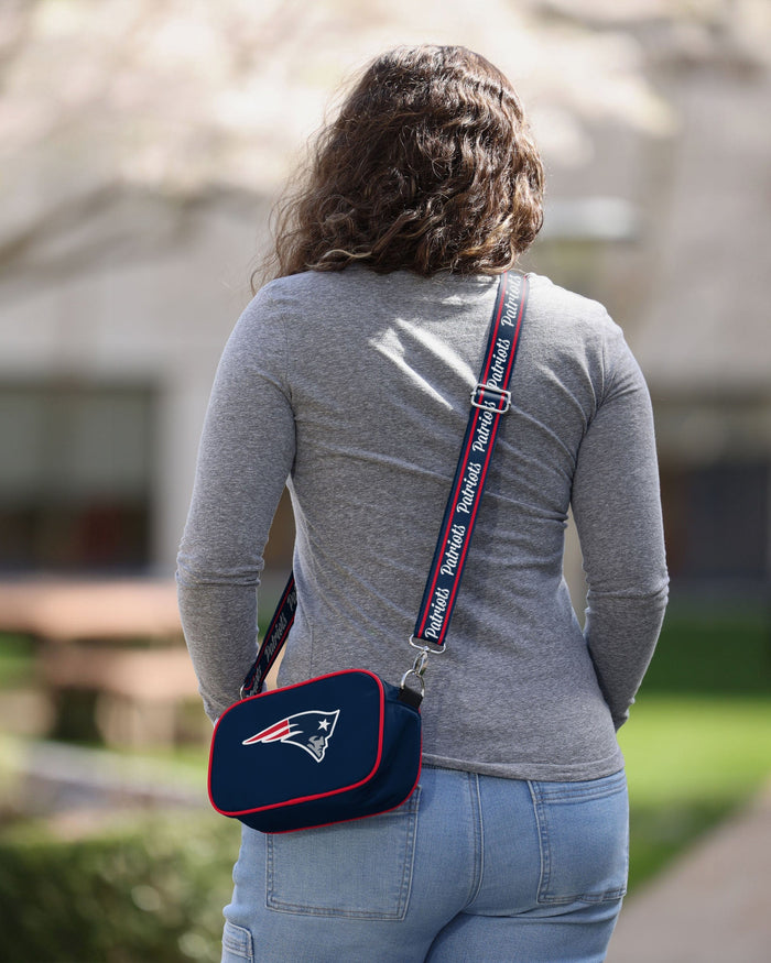 New England Patriots Team Logo Crossbody Bag FOCO - FOCO.com