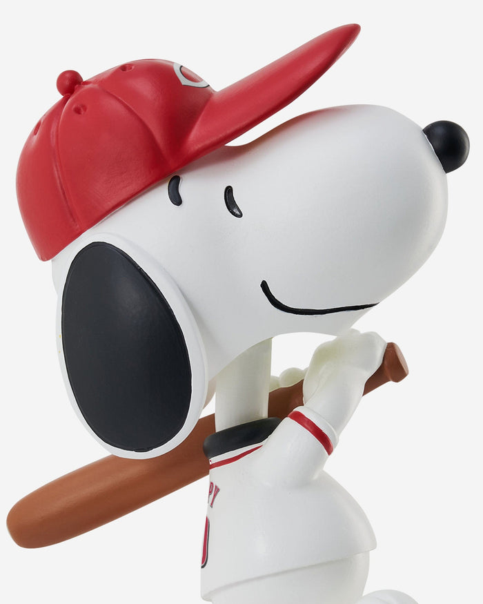 Cincinnati Reds Snoopy Peanuts Bighead Bobblehead FOCO - FOCO.com