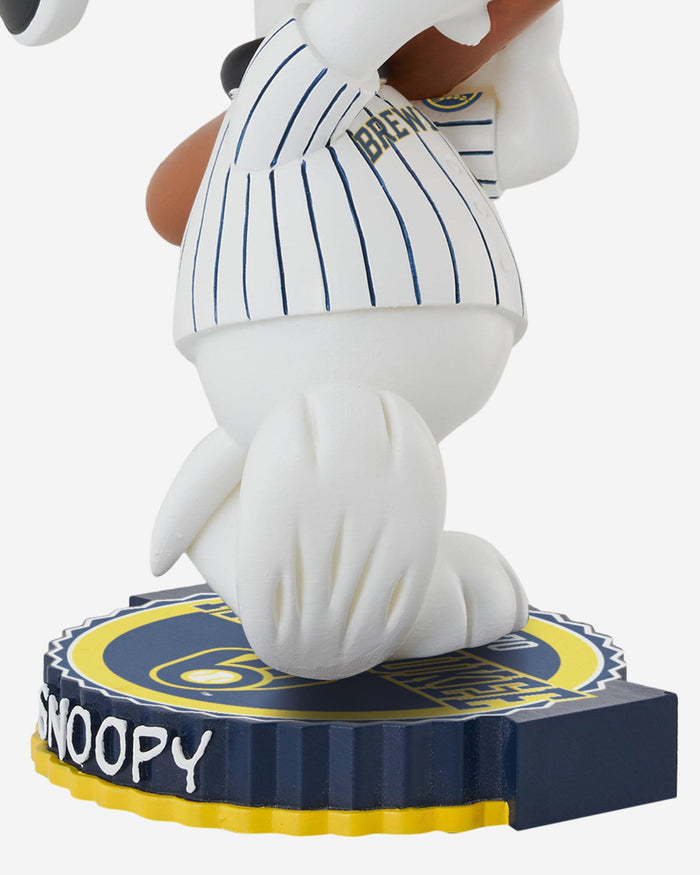 Milwaukee Brewers Snoopy Peanuts Bighead Bobblehead FOCO - FOCO.com