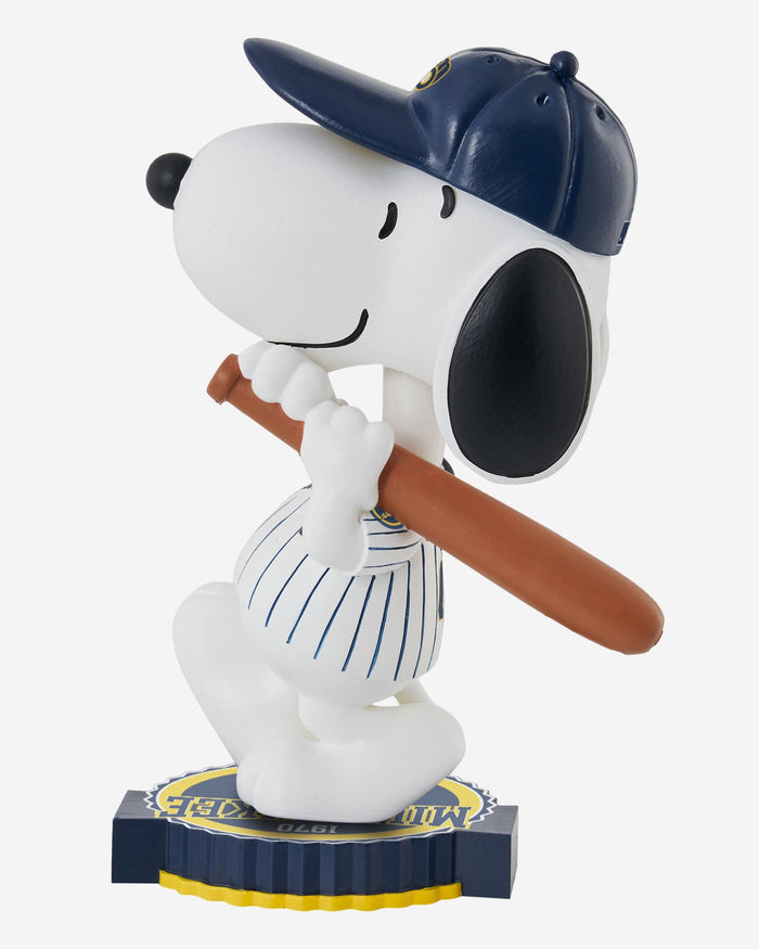 Milwaukee Brewers Snoopy Peanuts Bighead Bobblehead FOCO - FOCO.com