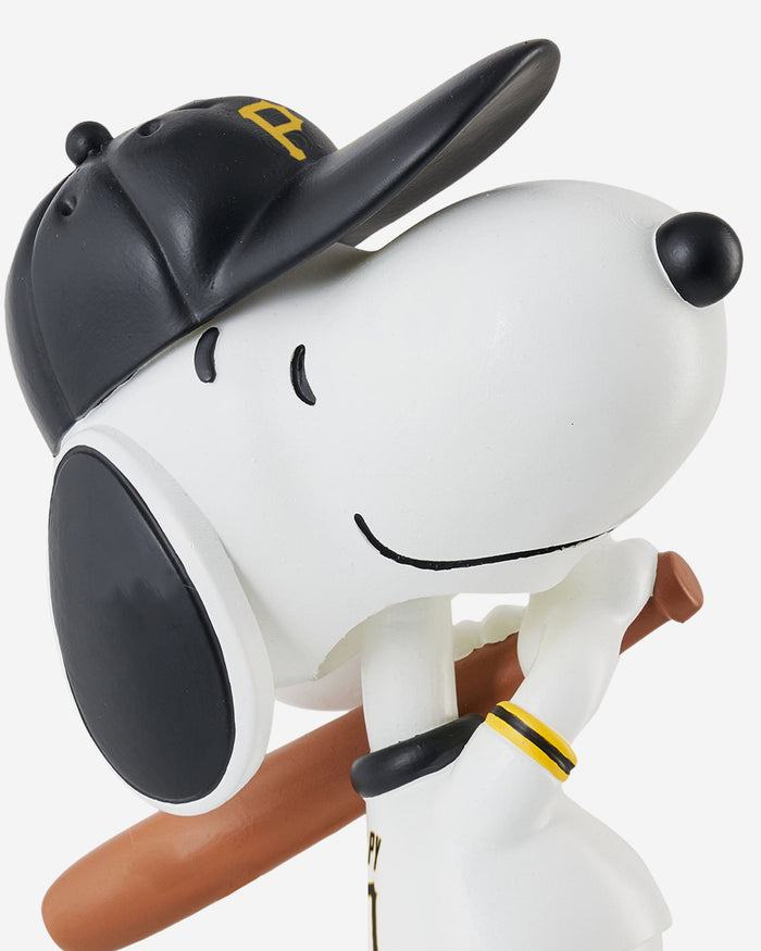 Pittsburgh Pirates Snoopy Peanuts Bighead Bobblehead FOCO - FOCO.com