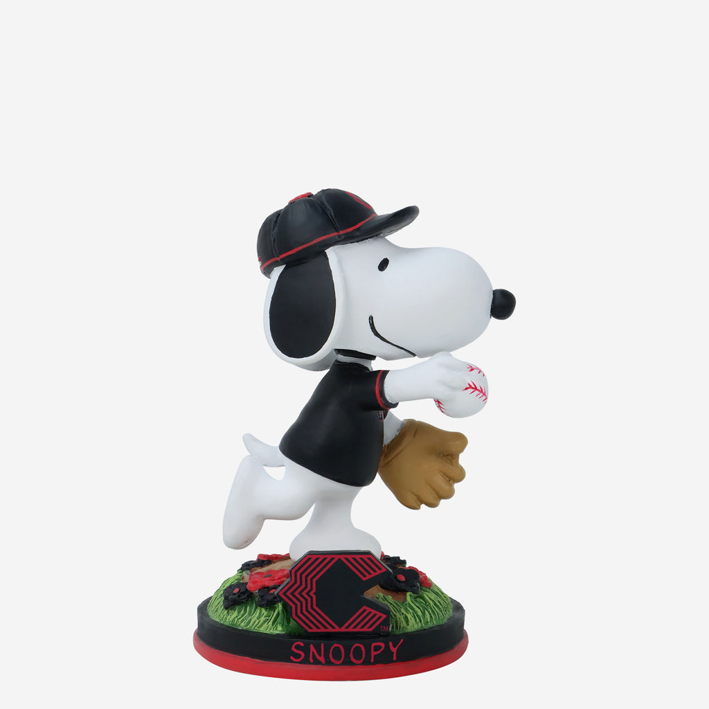 Cincinnati Reds Snoopy Peanuts City Connect Bobblehead FOCO - FOCO.com