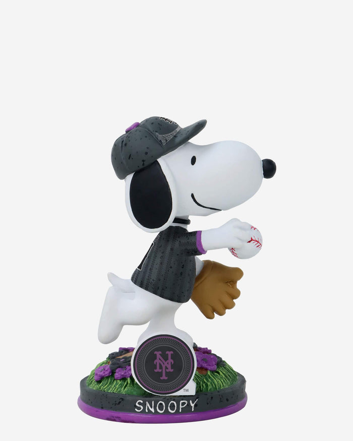 New York Mets Snoopy Peanuts City Connect Bobblehead FOCO - FOCO.com