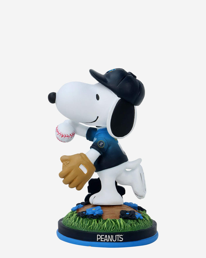 Philadelphia Phillies Snoopy Peanuts City Connect Bobblehead FOCO - FOCO.com