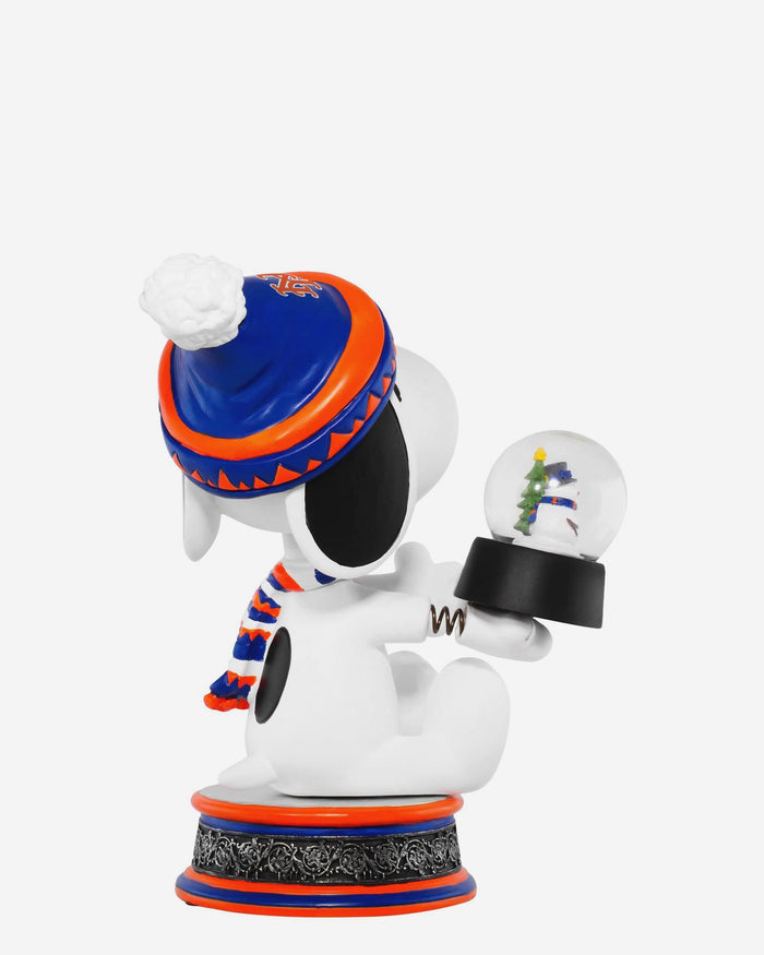 New York Mets Snoopy Peanuts Snow Globe Bobblehead FOCO - FOCO.com
