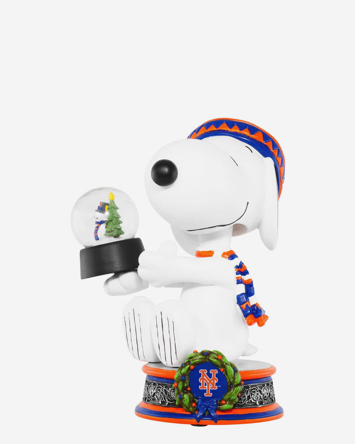 New York Mets Snoopy Peanuts Snow Globe Bobblehead FOCO - FOCO.com
