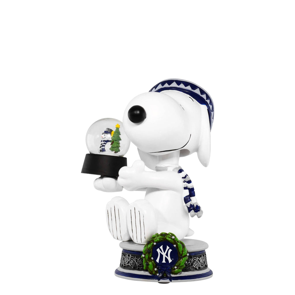New York Yankees Snoopy Peanuts Snow Globe Bobblehead FOCO - FOCO.com
