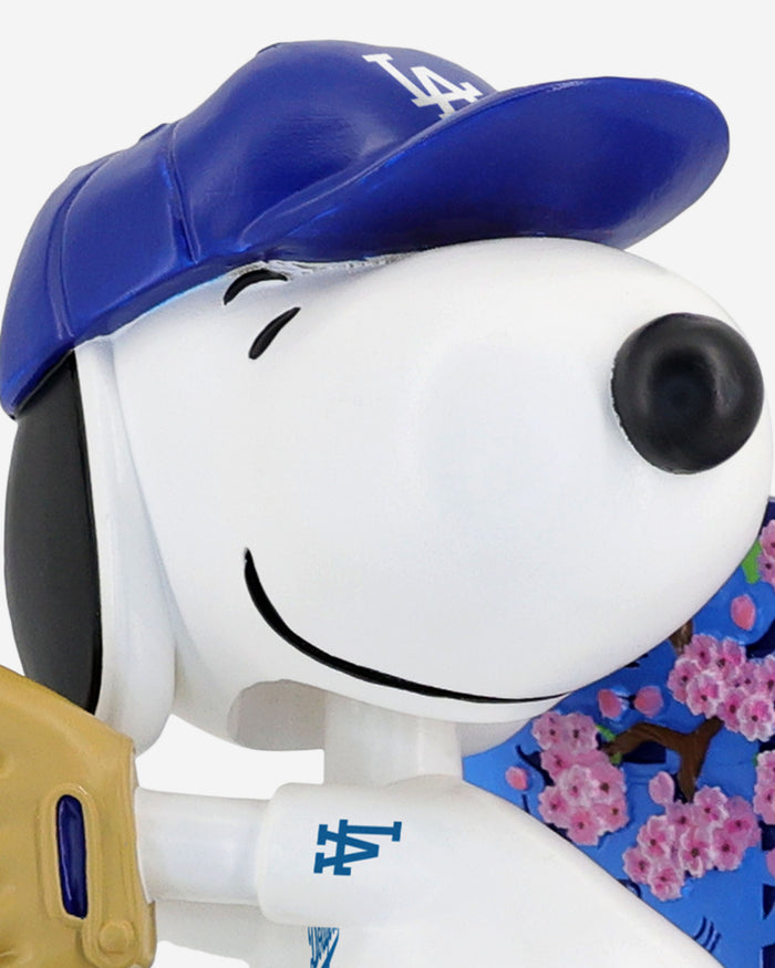 Los Angeles Dodgers Snoopy Peanuts 2025 Tokyo Series Bobblehead FOCO - FOCO.com