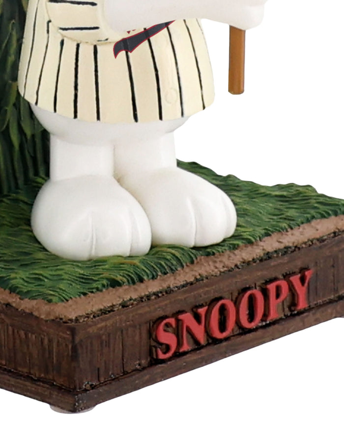 Minnesota Twins Snoopy Peanuts 2026 Dyersville Cornfield Mini Bobblehead FOCO - FOCO.com