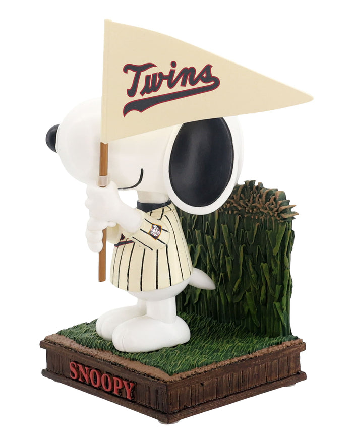 Minnesota Twins Snoopy Peanuts 2026 Dyersville Cornfield Mini Bobblehead FOCO - FOCO.com