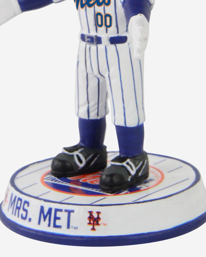 Mrs Met New York Mets Mascot Mini Bighead Bobblehead FOCO - FOCO.com