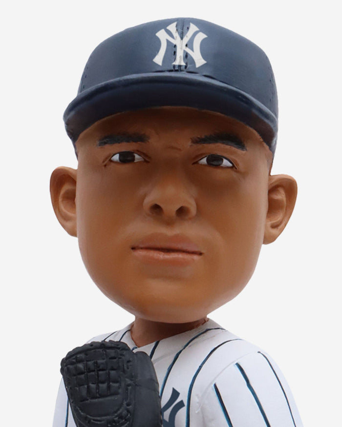 Mariano Rivera New York Yankees Sports Illustrated Cover Bobblehead FOCO - FOCO.com