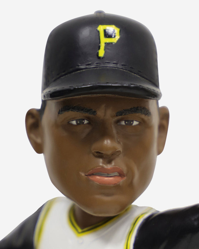 Roberto Clemente Pittsburgh Pirates Retired Pro Gate Series Bobblehead FOCO - FOCO.com