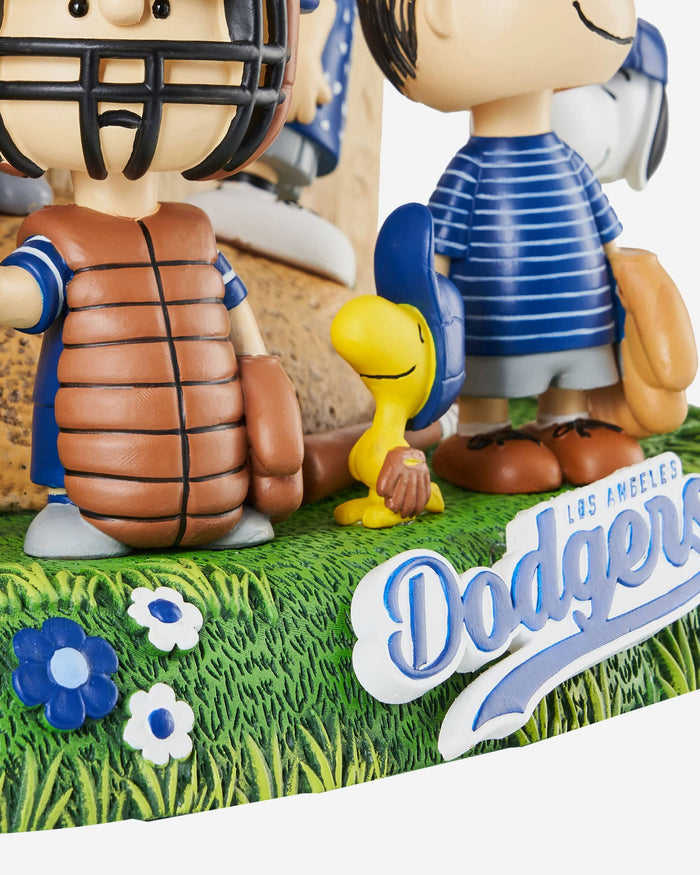 Los Angeles Dodgers Peanuts Gang Baseball Field Mini Bobblehead Scene FOCO - FOCO.com