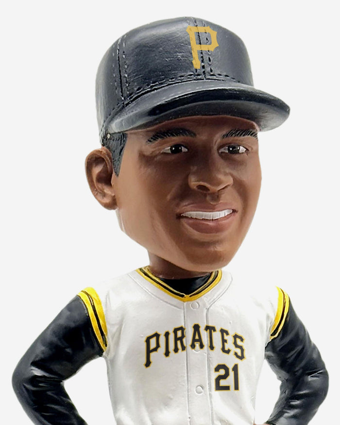 Roberto Clemente Pittsburgh Pirates Magnetic Stadium Base Bobblehead FOCO - FOCO.com