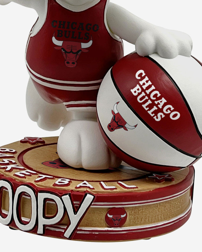 Chicago Bulls Snoopy Peanuts Bighead Bobblehead FOCO - FOCO.com