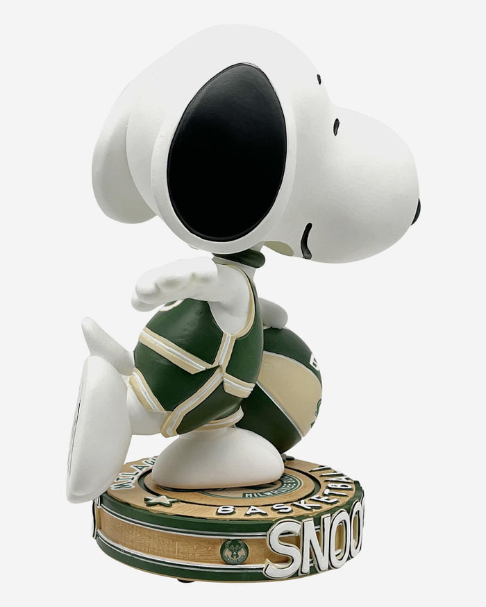 Milwaukee Bucks Snoopy Peanuts Bighead Bobblehead FOCO - FOCO.com