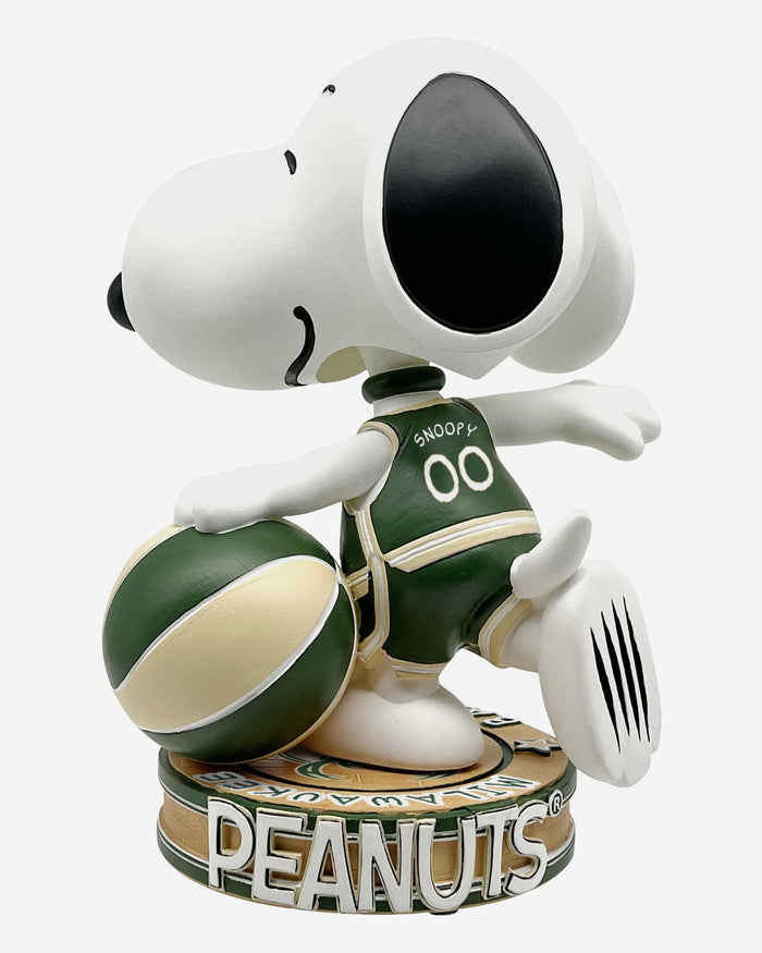 Milwaukee Bucks Snoopy Peanuts Bighead Bobblehead FOCO - FOCO.com