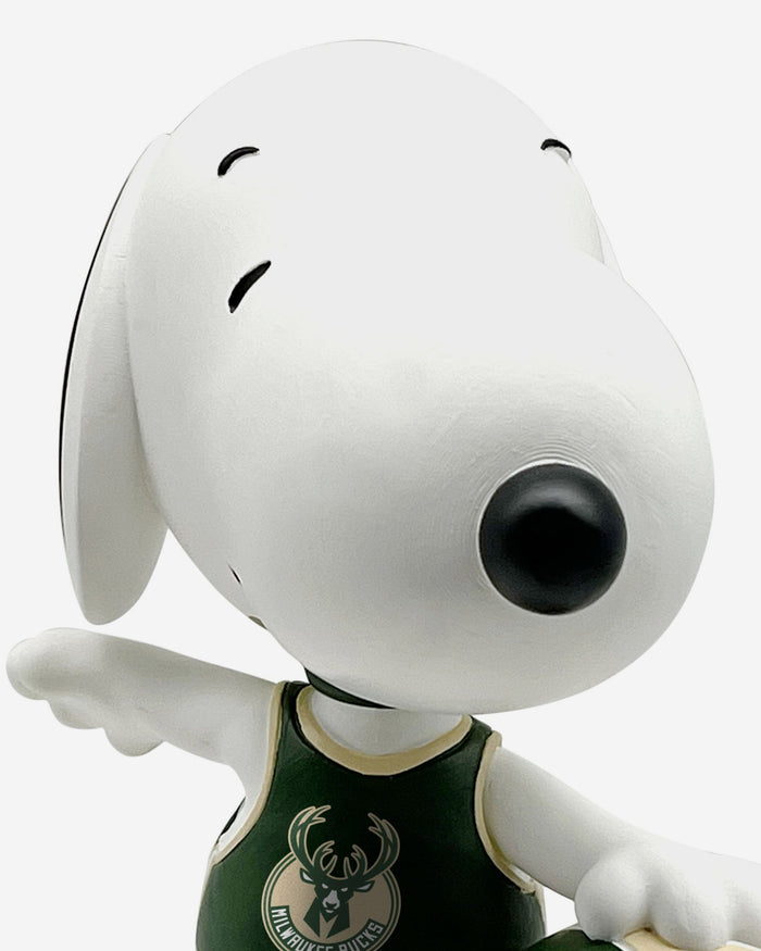 Milwaukee Bucks Snoopy Peanuts Bighead Bobblehead FOCO - FOCO.com