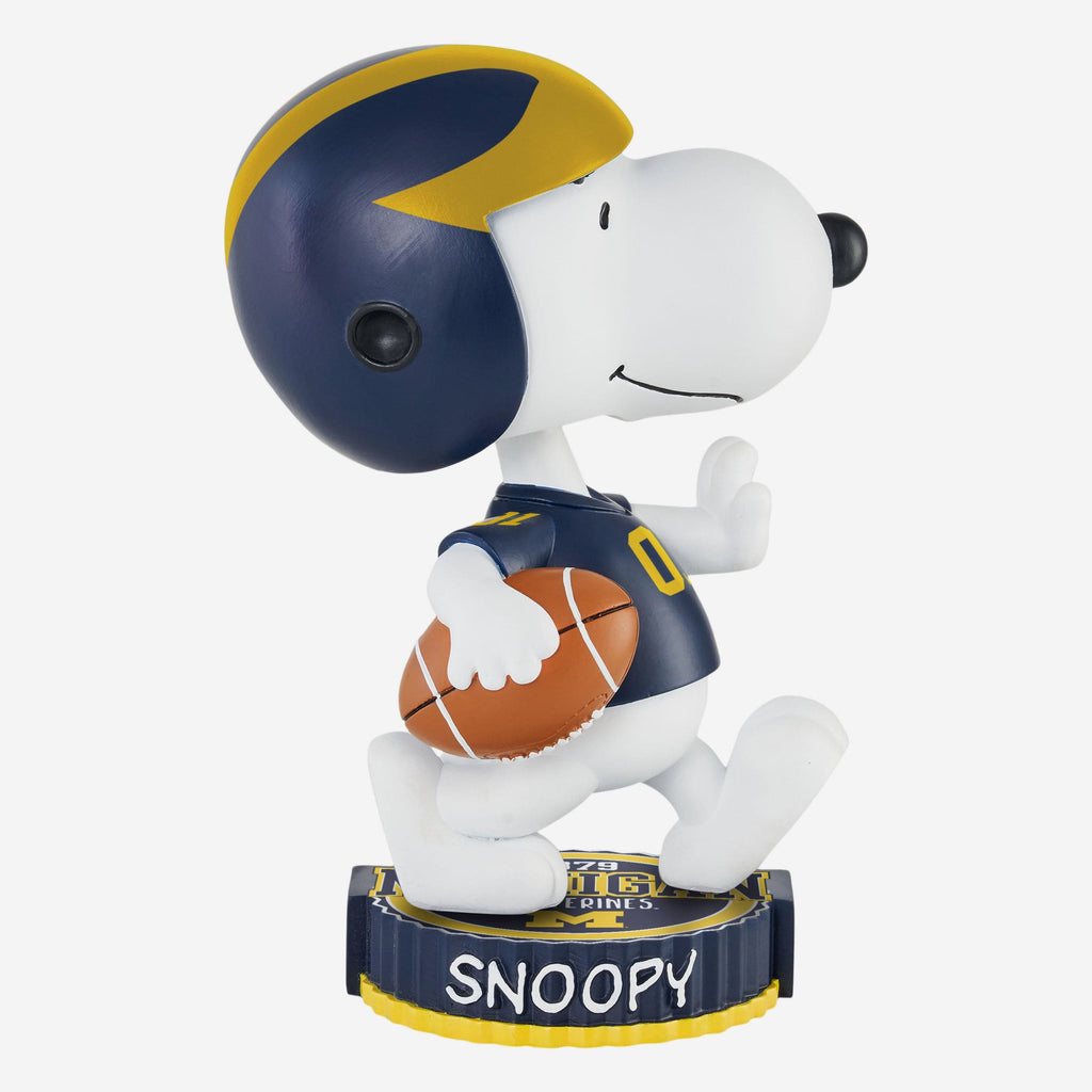Michigan Wolverines Snoopy Peanuts Bighead Bobblehead FOCO - FOCO.com