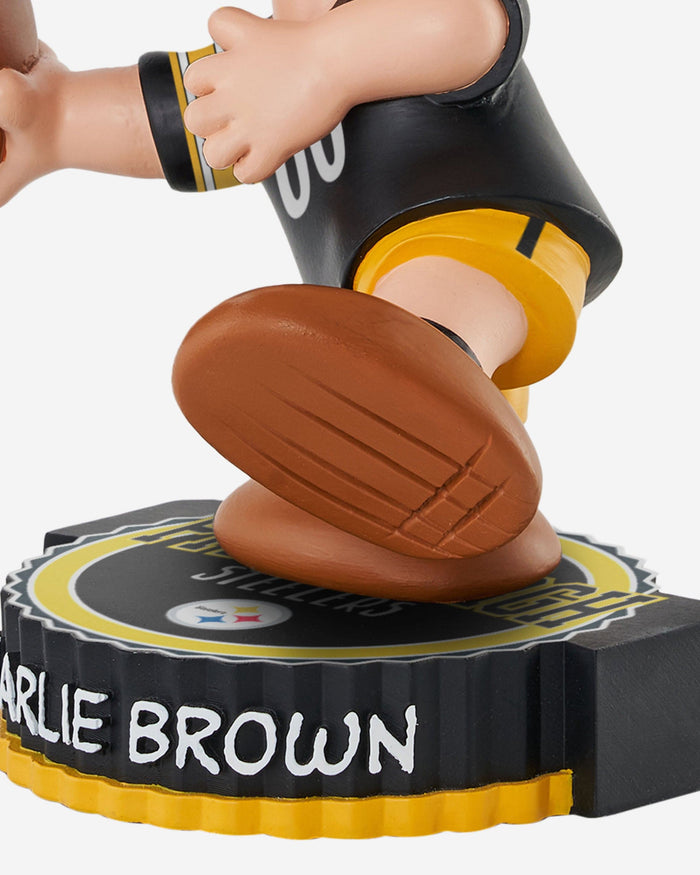 Pittsburgh Steelers Charlie Brown Peanuts Bighead Bobblehead FOCO - FOCO.com