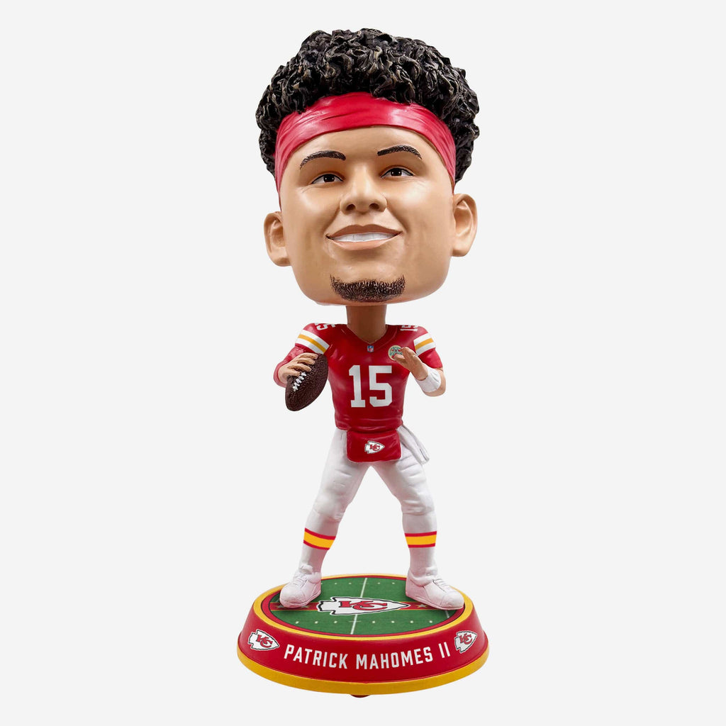 Patrick Mahomes Kansas City Chiefs Field Stripe Bighead Bobblehead FOCO - FOCO.com