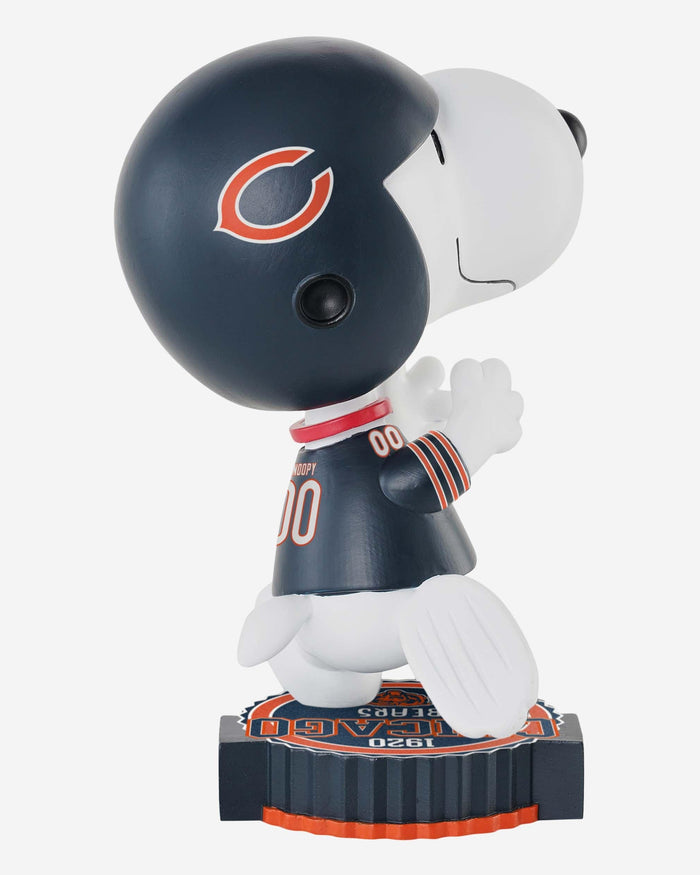 Chicago Bears Snoopy Peanuts Bighead Bobblehead FOCO - FOCO.com