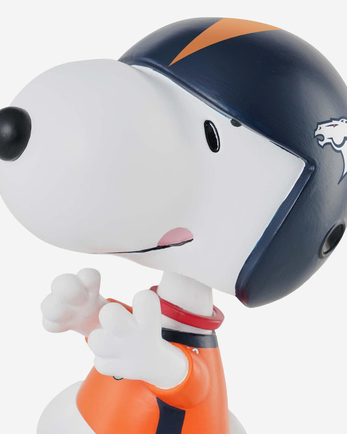 Denver Broncos Snoopy Peanuts Bighead Bobblehead FOCO - FOCO.com