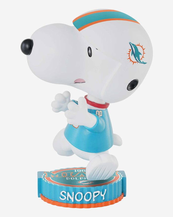 Miami Dolphins Snoopy Peanuts Bighead Bobblehead FOCO - FOCO.com