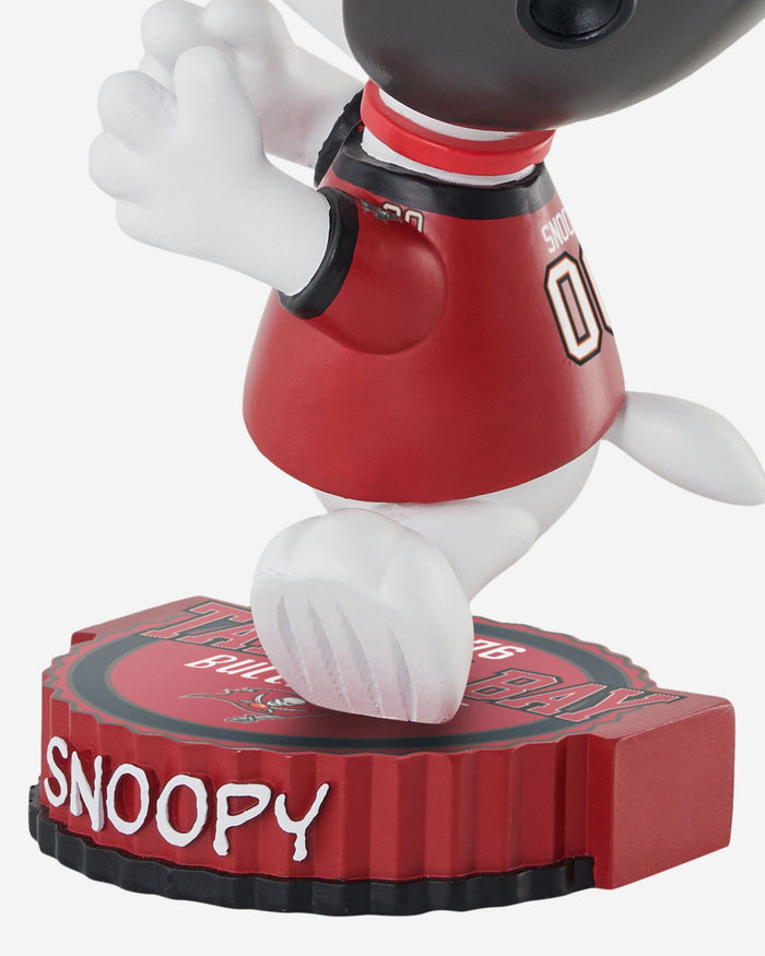 Tampa Bay Buccaneers Snoopy Peanuts Bighead Bobblehead FOCO - FOCO.com