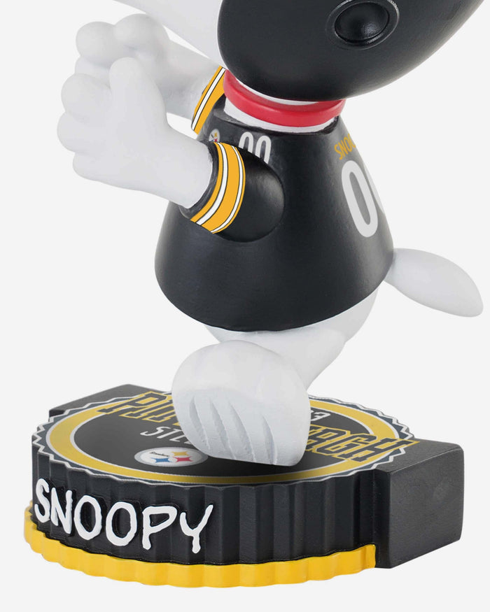 Pittsburgh Steelers Snoopy Peanuts Bighead Bobblehead FOCO - FOCO.com