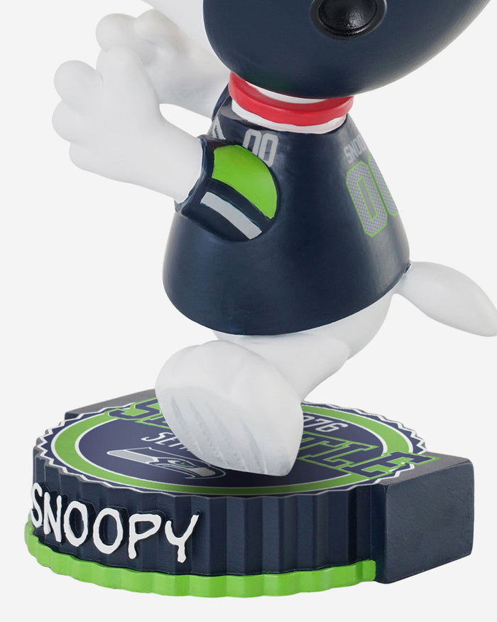 Seattle Seahawks Snoopy Peanuts Bighead Bobblehead FOCO - FOCO.com