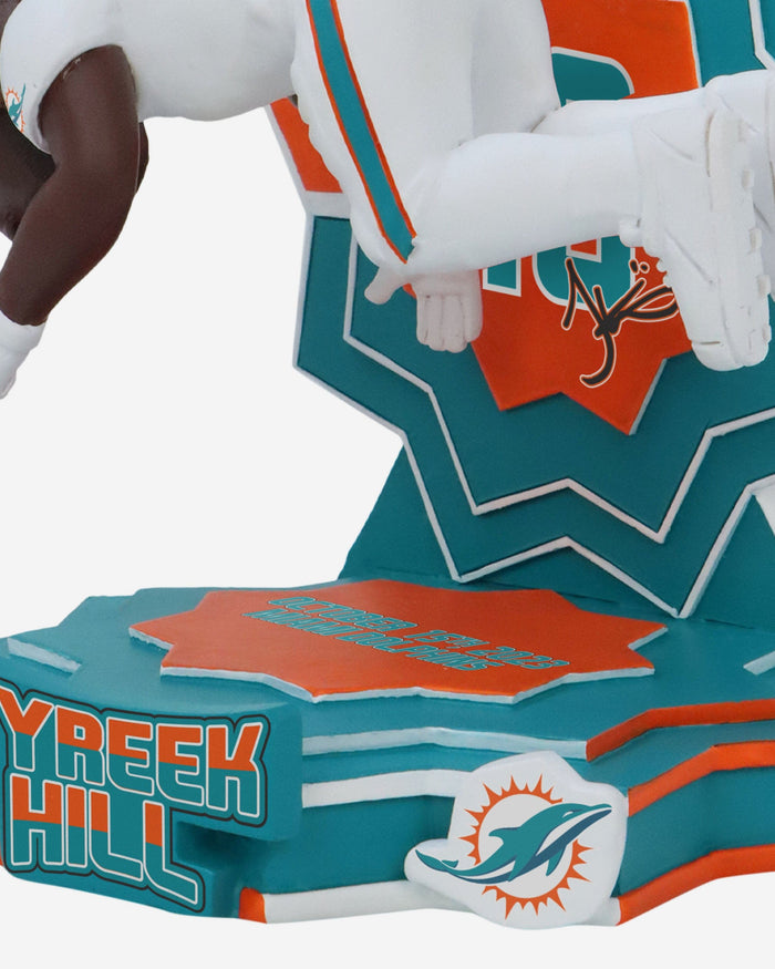 Tyreek Hill Miami Dolphins Touchdown Celebration Flip Bobblehead FOCO - FOCO.com