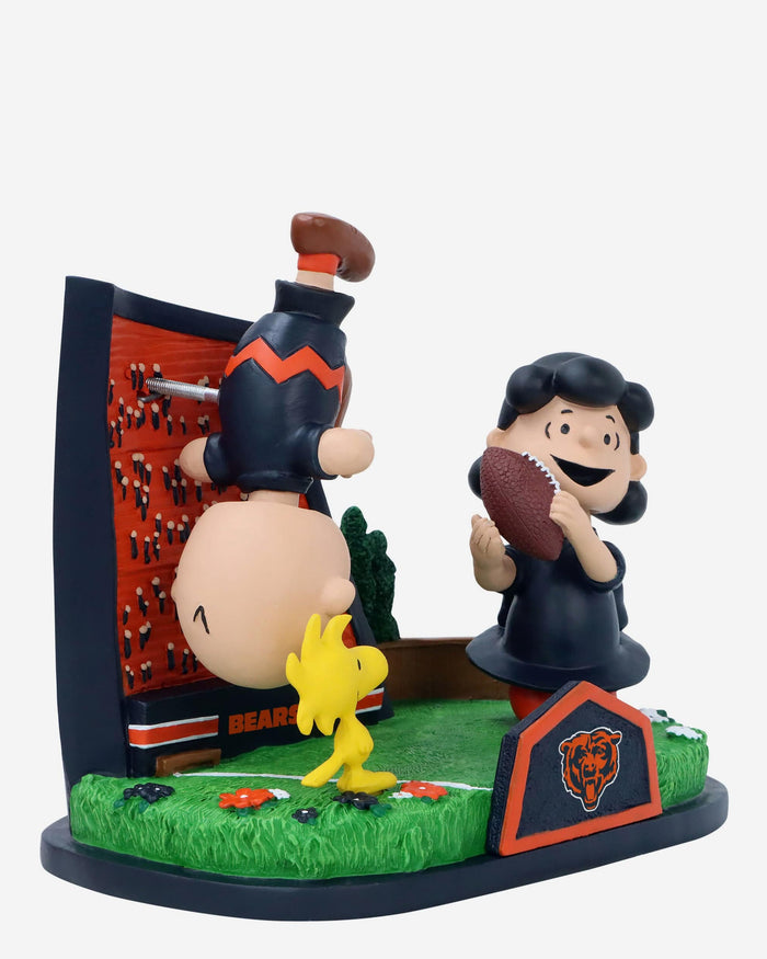 Chicago Bears Peanuts Football Kickoff Mini Bobblehead Scene FOCO - FOCO.com