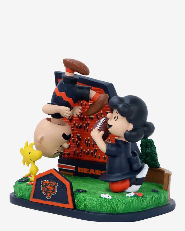 Chicago Bears Peanuts Football Kickoff Mini Bobblehead Scene FOCO - FOCO.com