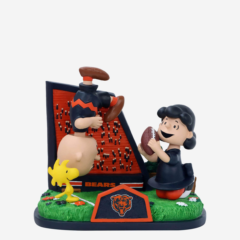 Chicago Bears Peanuts Football Kickoff Mini Bobblehead Scene FOCO - FOCO.com