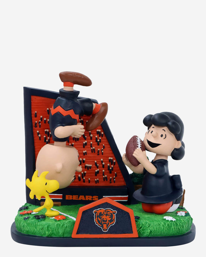 Chicago Bears Peanuts Football Kickoff Mini Bobblehead Scene FOCO - FOCO.com