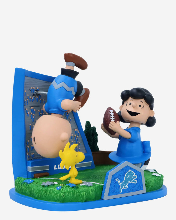 Detroit Lions Peanuts Football Kickoff Mini Bobblehead Scene FOCO - FOCO.com