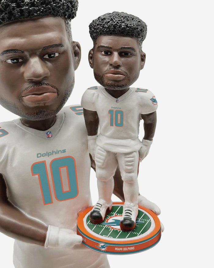 Tyreek Hill Miami Dolphins Bobble Dubblz Bobblehead FOCO - FOCO.com