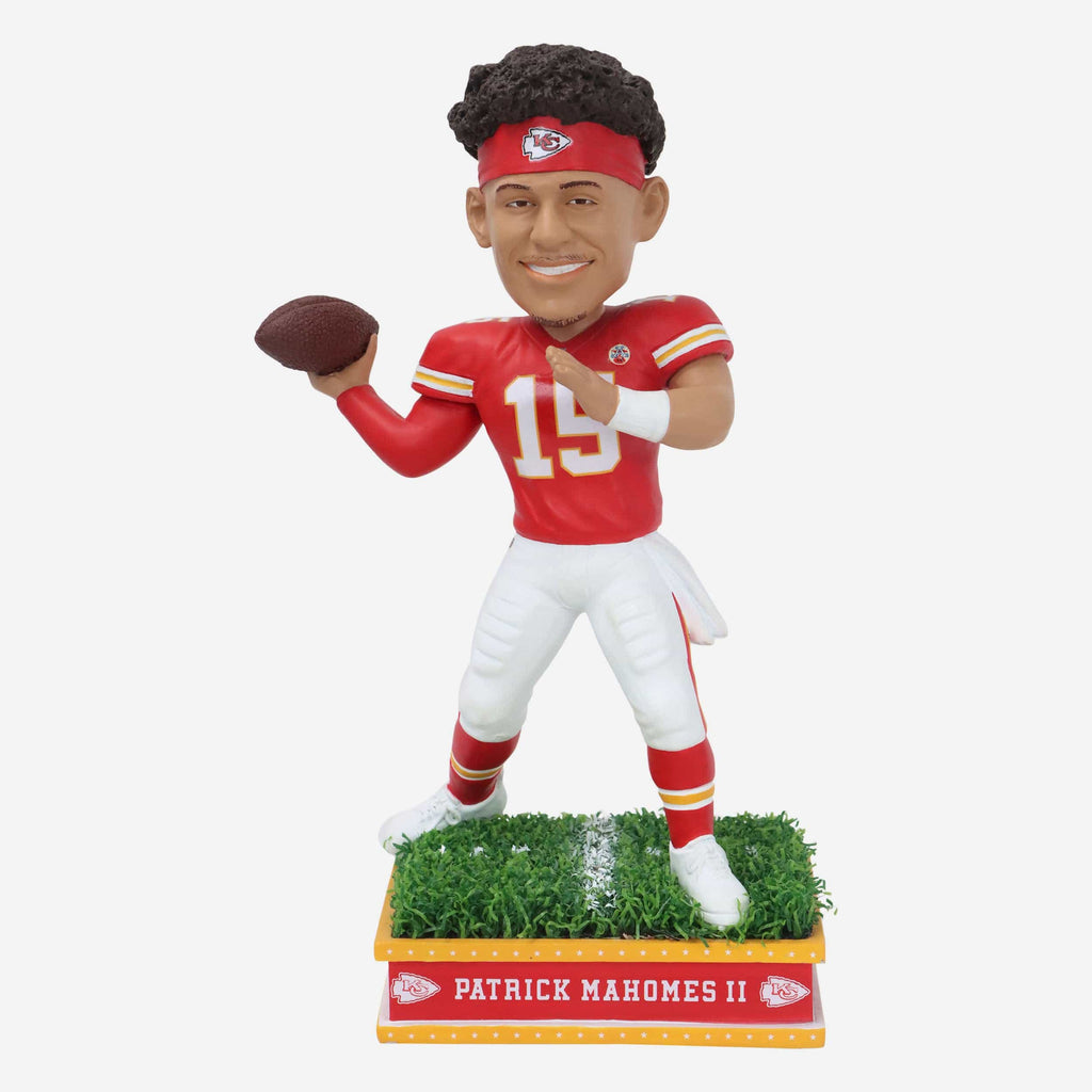 Patrick Mahomes Kansas City Chiefs Field Star Bobblehead FOCO - FOCO.com