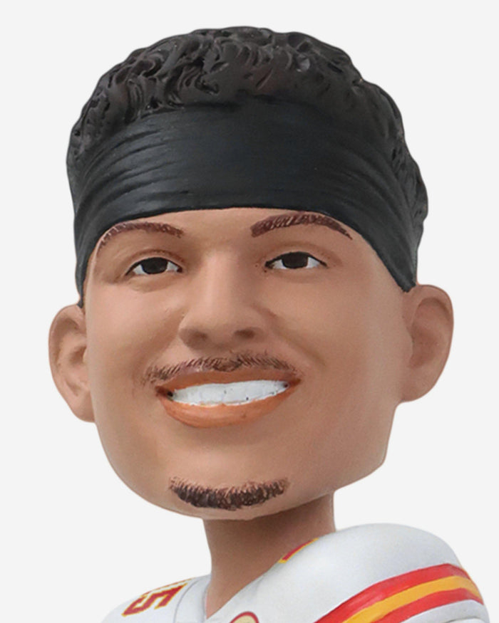Patrick Mahomes Kansas City Chiefs Patch Collection Bobblehead FOCO - FOCO.com