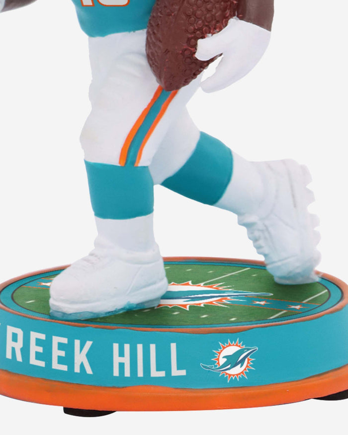Tyreek Hill Miami Dolphins Field Stripe Mini Bighead Bobblehead FOCO - FOCO.com