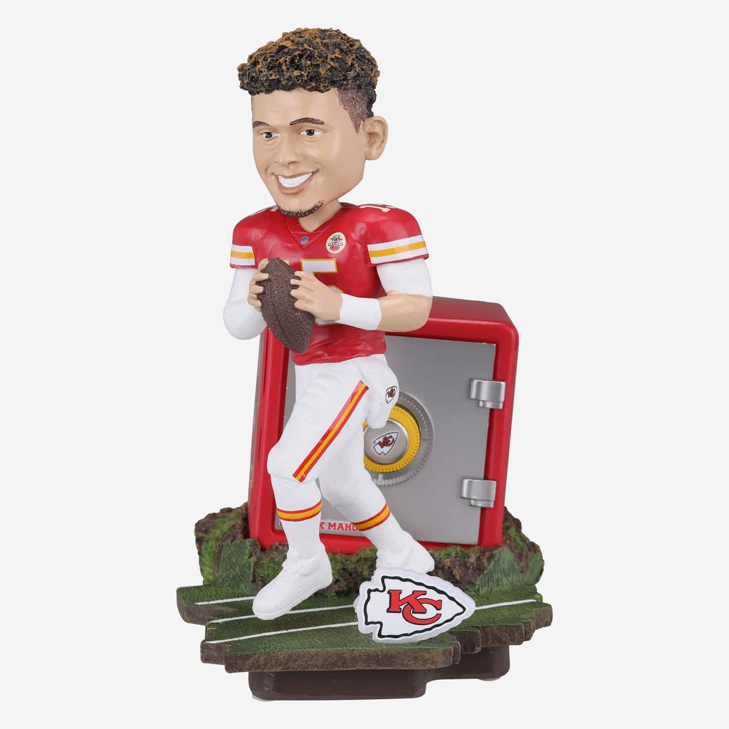 Patrick Mahomes Kansas City Chiefs Bank Bobblehead FOCO - FOCO.com