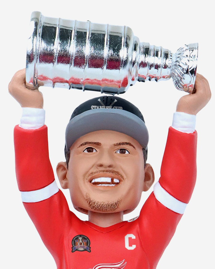 Steve Yzerman Detroit Red Wings The Cup Stays Here Sports Illustrated Cover Bobblehead FOCO - FOCO.com