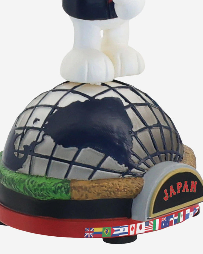 Japan Snoopy Peanuts 2026 World Baseball Classic Bobblehead FOCO - FOCO.com