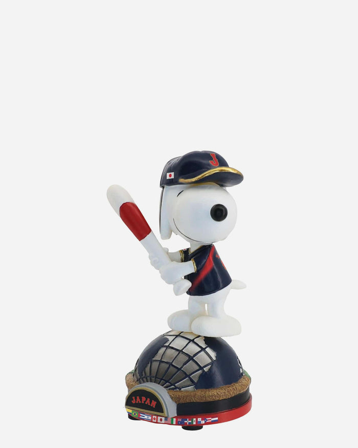 Japan Snoopy Peanuts 2026 World Baseball Classic Bobblehead FOCO - FOCO.com