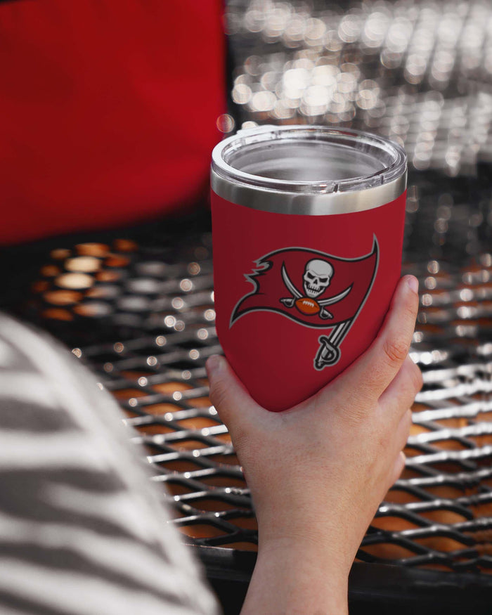 Tampa Bay Buccaneers Red Team Logo 30 oz Tumbler FOCO - FOCO.com