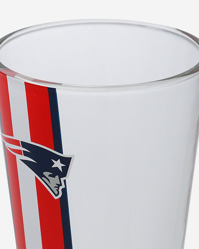 New England Patriots Team Stripe Pint Glass FOCO - FOCO.com